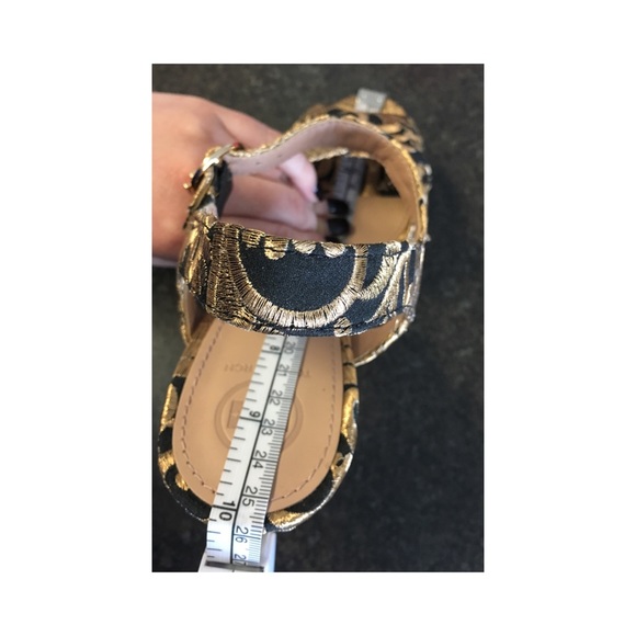 Tory Burch • Platform Heels - Picture 8 of 8